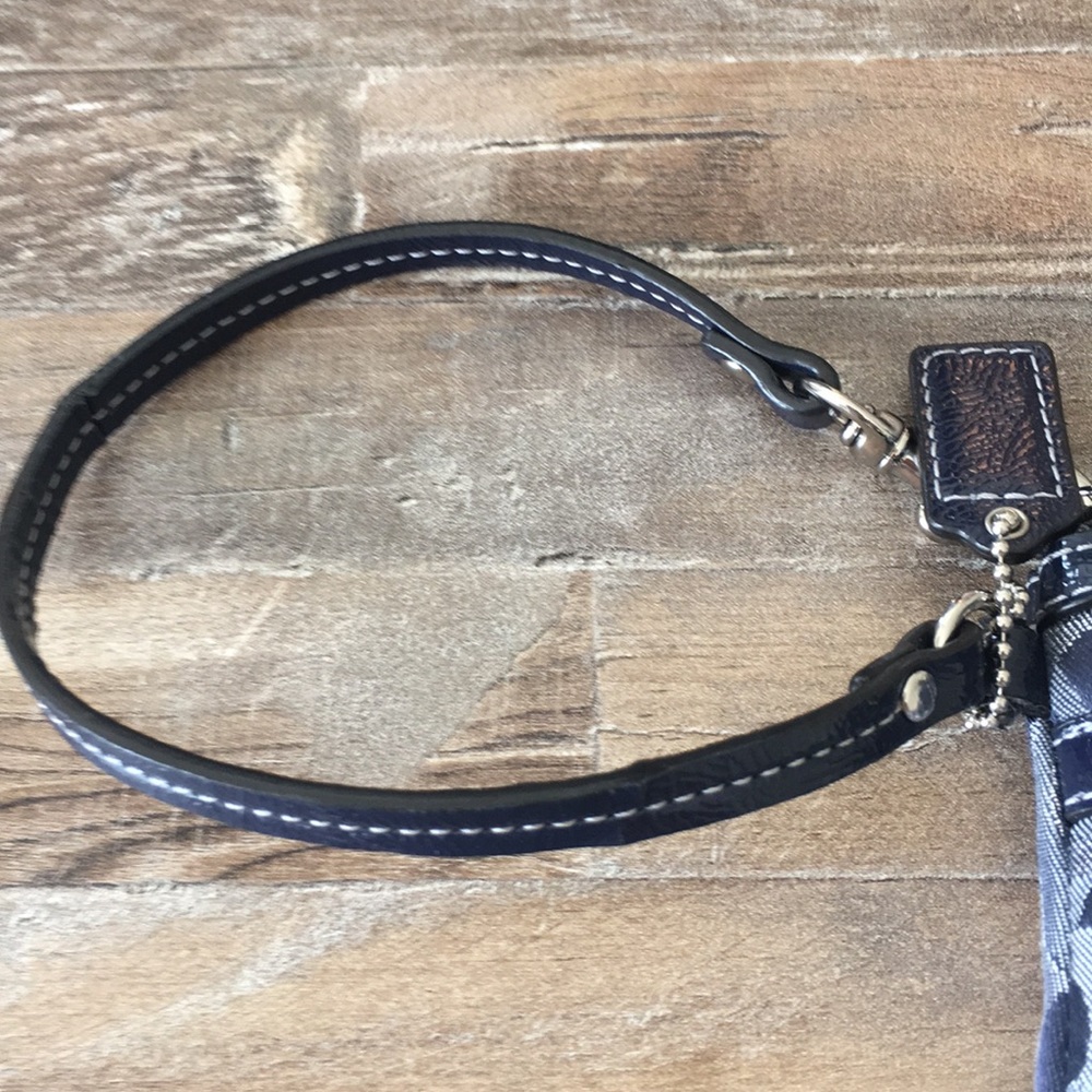 Purse - Picture 2 of 3